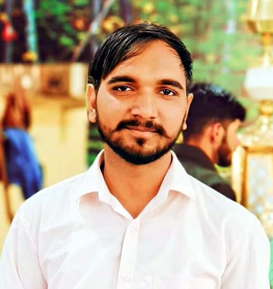 मृतक रमन का फाइल फोटो। मृतक रमन का फाइल फोटो।