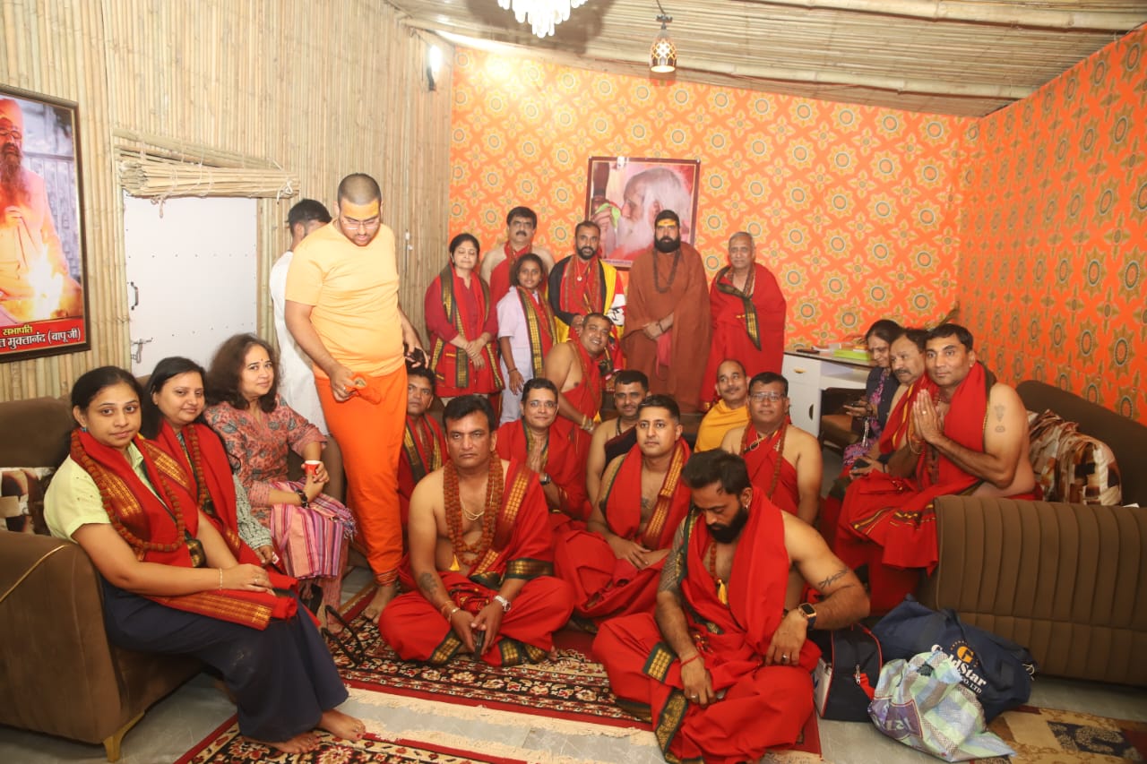 अब सिर्फ नागा साधु ही नहीं, महाकुम्भ की व्यवस्थाओं का अध्ययन भी कर रहे विदेशी पर्यटक अब सिर्फ नागा साधु ही नहीं, महाकुम्भ की व्यवस्थाओं का अध्ययन भी कर रहे विदेशी पर्यटक