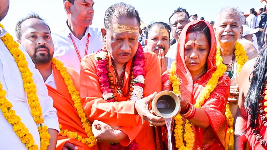 छत्तीसगढ़ के राज्यपाल और सीएम ने अपनी कैबिनेट संग त्रिवेणी संगम में किया पावन स्नान छत्तीसगढ़ के राज्यपाल और सीएम ने अपनी कैबिनेट संग त्रिवेणी संगम में किया पावन स्नान