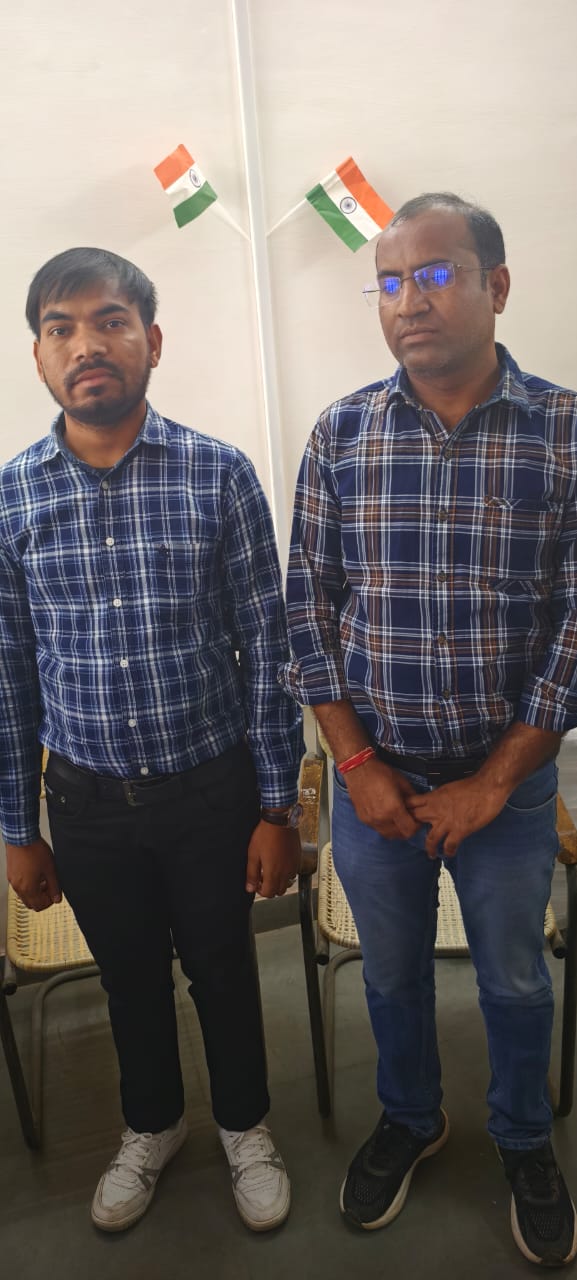 सहायक अभियन्ता और वाणिज्यिक सहायक तीस हजार रुपये की रिश्वत लेते गिरफ्तार सहायक अभियन्ता और वाणिज्यिक सहायक तीस हजार रुपये की रिश्वत लेते गिरफ्तार
