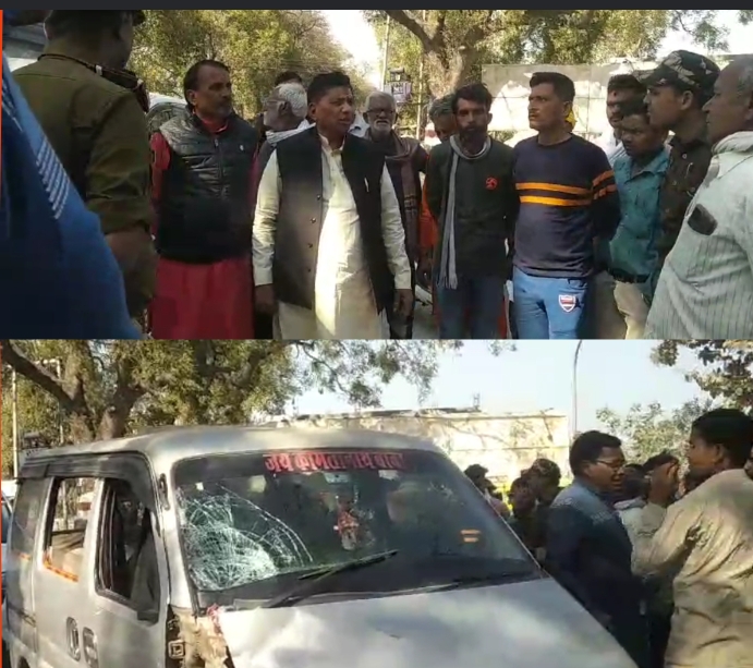 परिजनों को सांत्वना देते क्षेत्रीय भाजपा विधायक राजेन्द्र सिंह पटेल परिजनों को सांत्वना देते क्षेत्रीय भाजपा विधायक राजेन्द्र सिंह पटेल