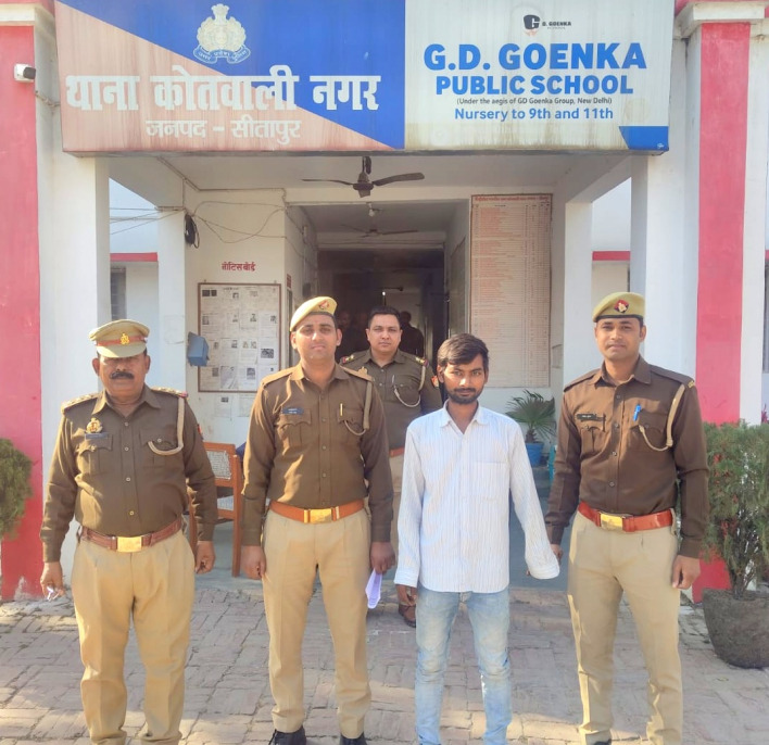पुलिस की गिरफ्त में अभियुक्त कपिल अवस्थी पुलिस की गिरफ्त में अभियुक्त कपिल अवस्थी