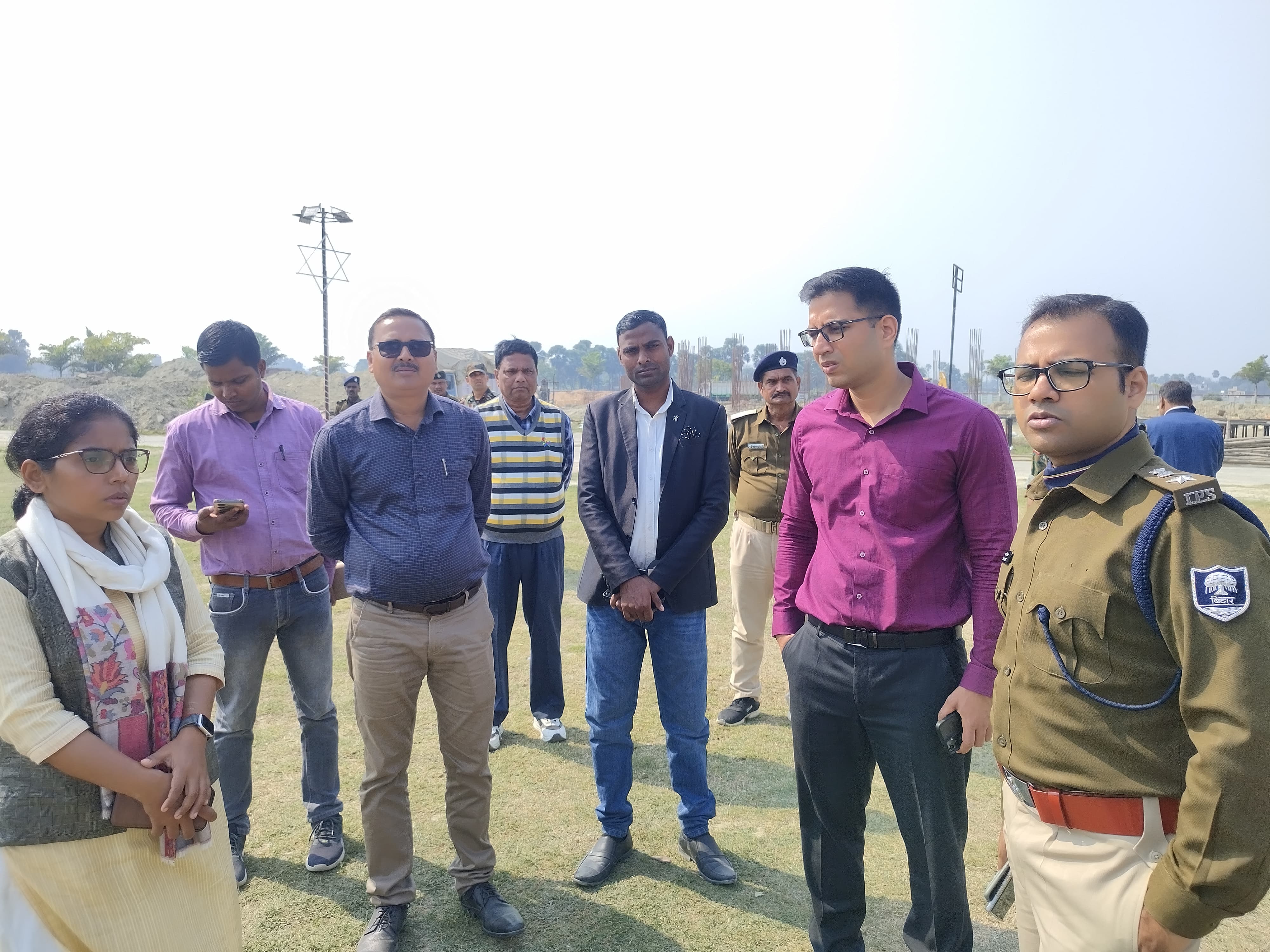 केसरिया महोत्सव की तैयारी का जायजा लेते डीएम व एसपी केसरिया महोत्सव की तैयारी का जायजा लेते डीएम व एसपी