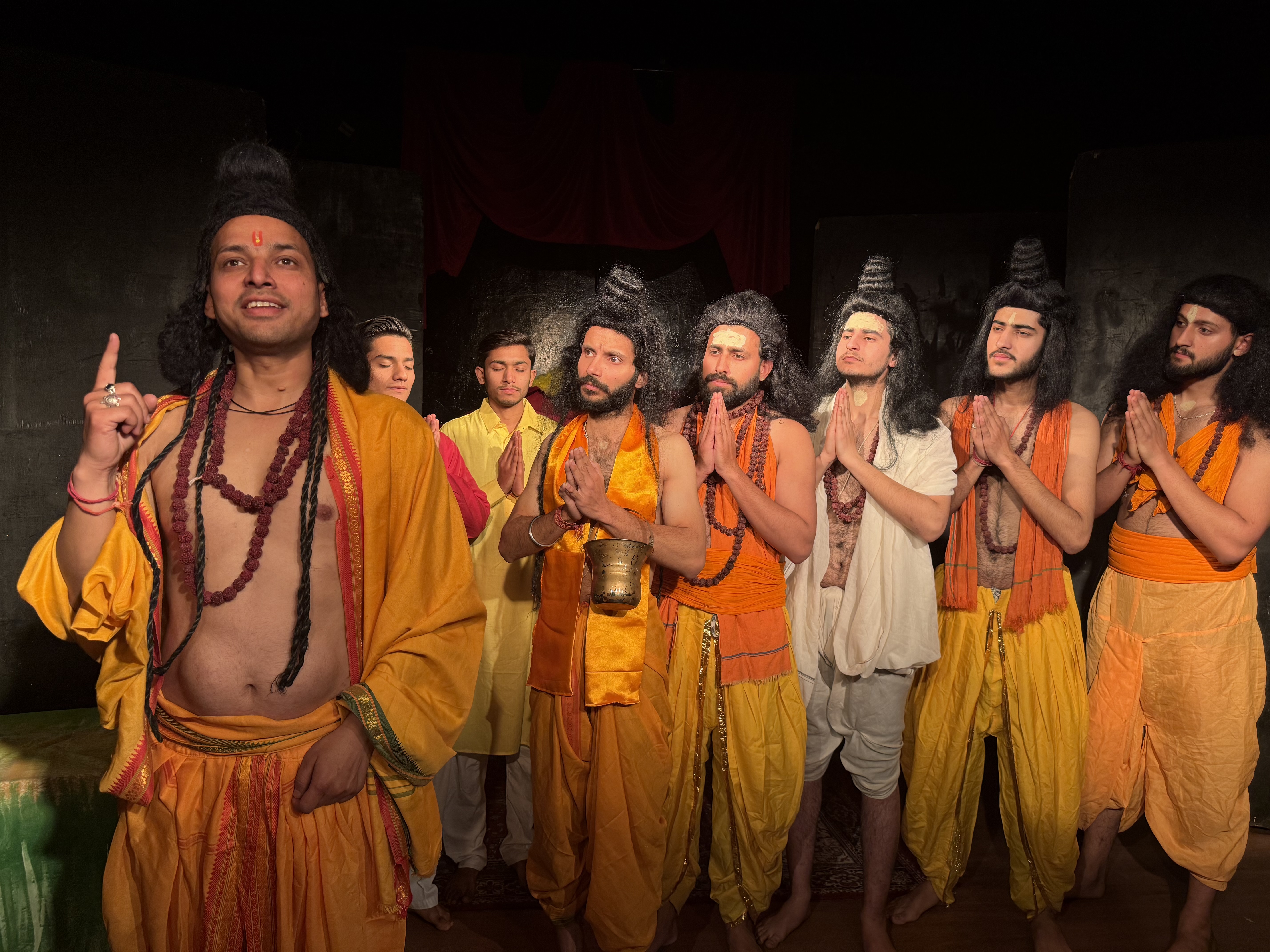 नटरंग जम्मू ने विश्व जन रंग कार्यक्रम में डोगरी नाटक कहानी नाट्य शास्त्र दी का मंचन किया नटरंग जम्मू ने विश्व जन रंग कार्यक्रम में डोगरी नाटक कहानी नाट्य शास्त्र दी का मंचन किया