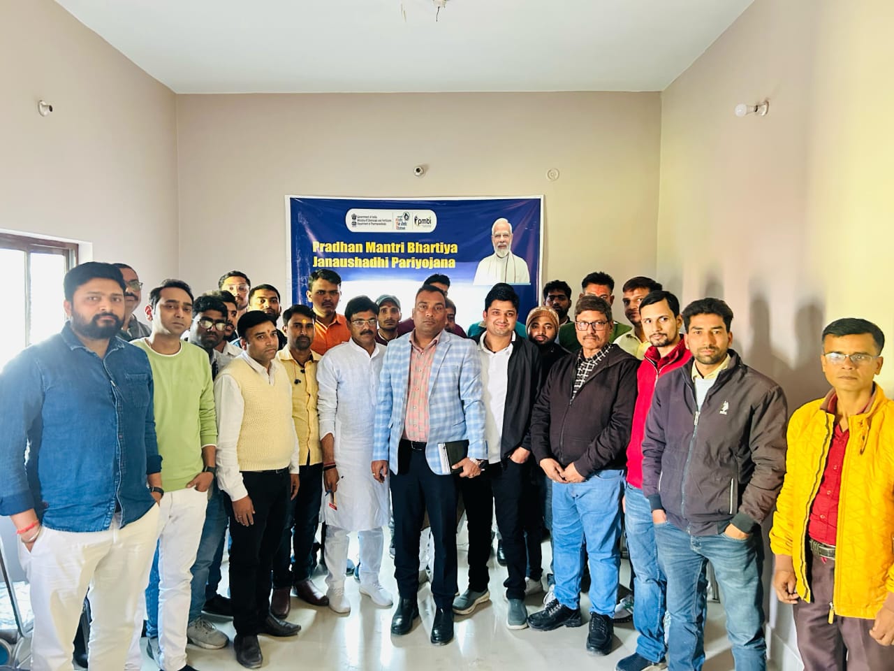 बैठक के बाद जनऔषधि केन्द्र के संचालक बैठक के बाद जनऔषधि केन्द्र के संचालक