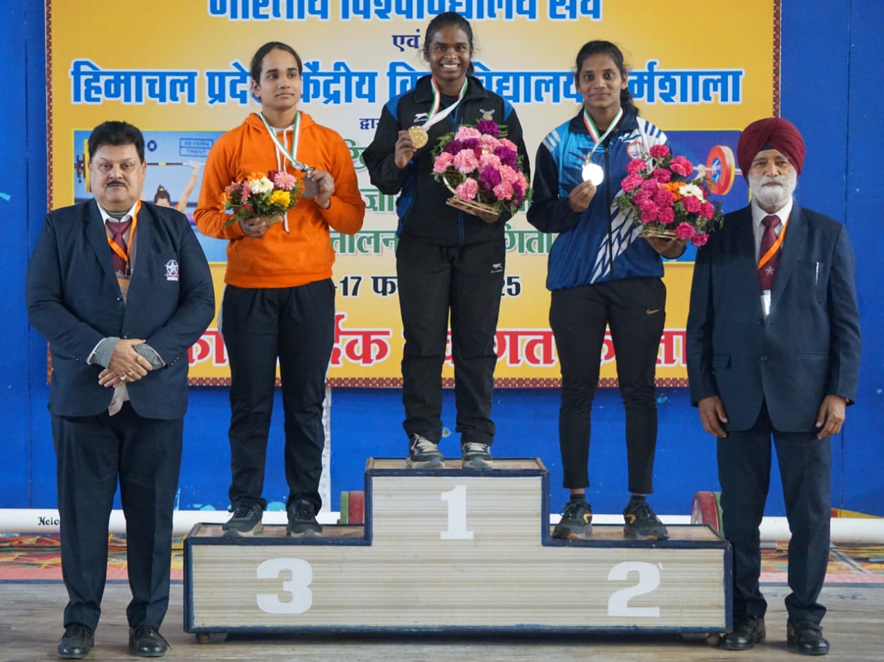 विजेता मैडल के बाद। विजेता मैडल के बाद।