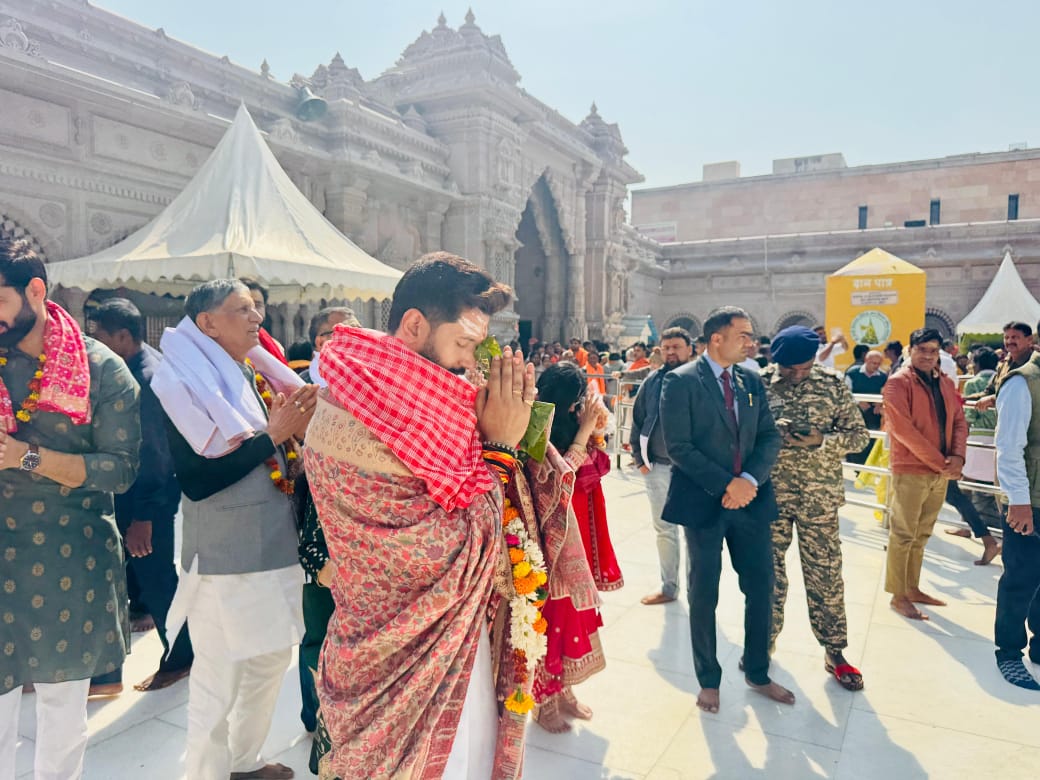 केन्द्रीय मंत्री चिराग पासवान श्री काशी विश्वनाथ मंदिर में केन्द्रीय मंत्री चिराग पासवान श्री काशी विश्वनाथ मंदिर में