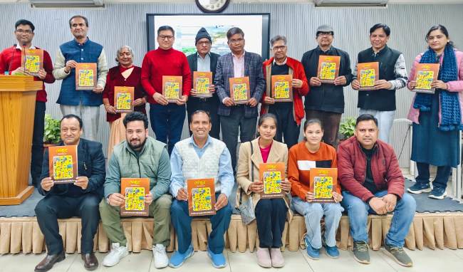 दून पुस्तकालय में अंकुर पुस्तक का विमाेचन करते आयाेजक व अतिथि। दून पुस्तकालय में अंकुर पुस्तक का विमाेचन करते आयाेजक व अतिथि।