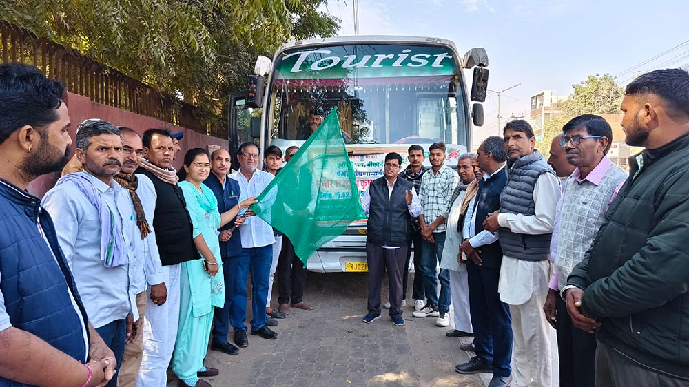 चालीस प्रगतिशील किसानों का दल अन्तरराज्यीय कृषक प्रशिक्षण के लिए हिसार रवाना चालीस प्रगतिशील किसानों का दल अन्तरराज्यीय कृषक प्रशिक्षण के लिए हिसार रवाना