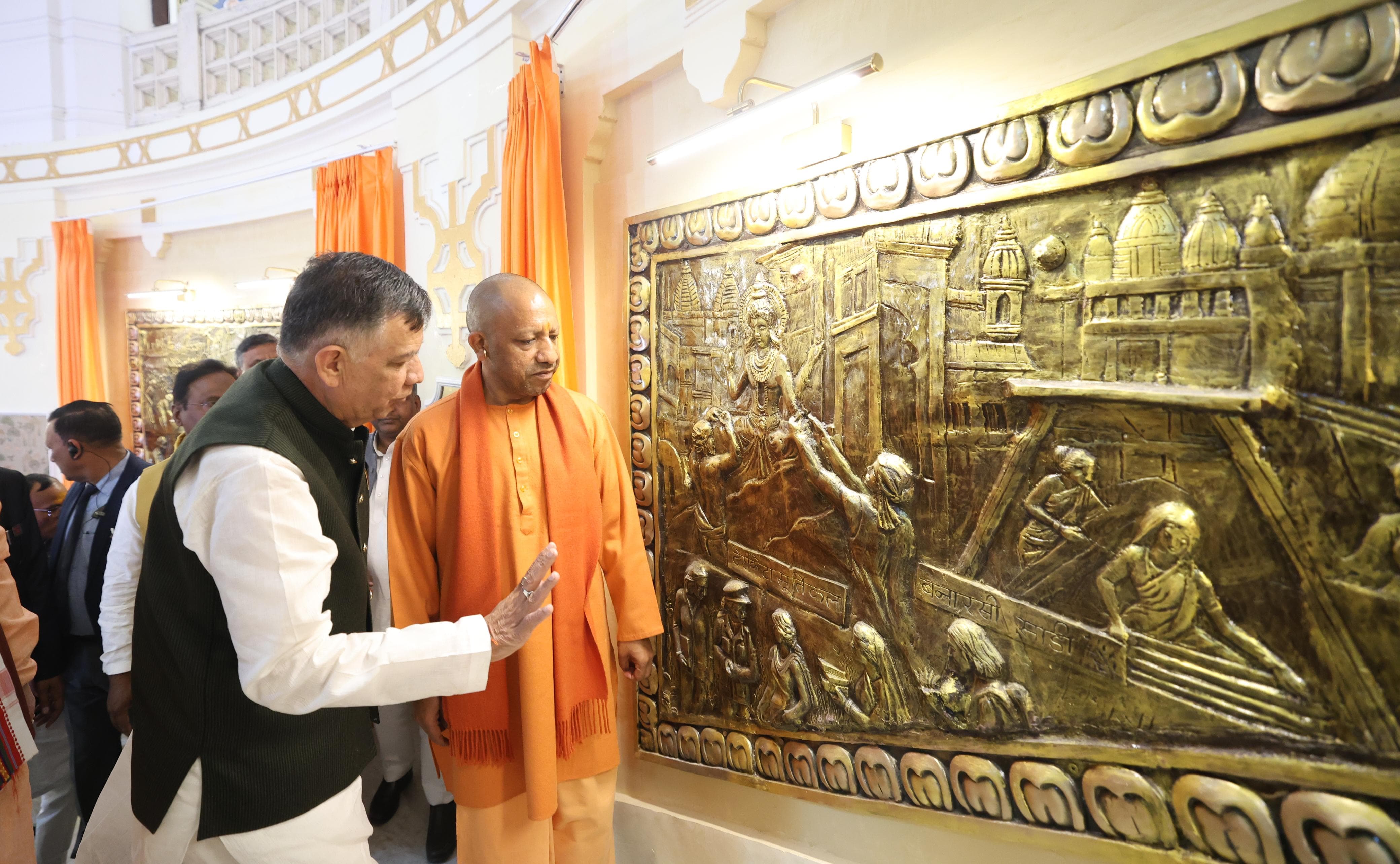 विधानसभा में सीएम योगी विधानसभा में सीएम योगी