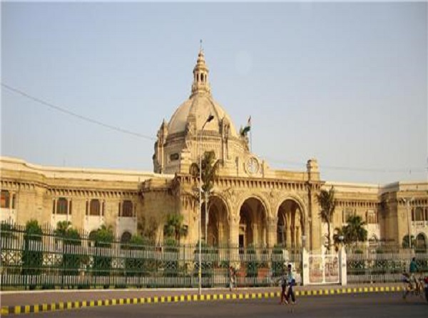 लखनऊ विधानसभा की फाेटाे लखनऊ विधानसभा की फाेटाे