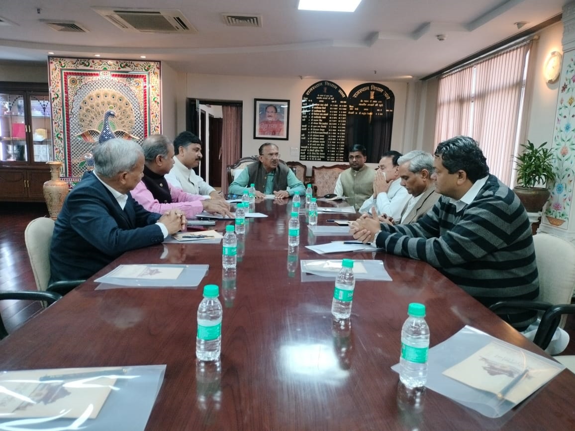 विधान सभा को सुचारू रूप से चलाने के लिए विभिन्न दलों के साथ हुई बैठक विधान सभा को सुचारू रूप से चलाने के लिए विभिन्न दलों के साथ हुई बैठक