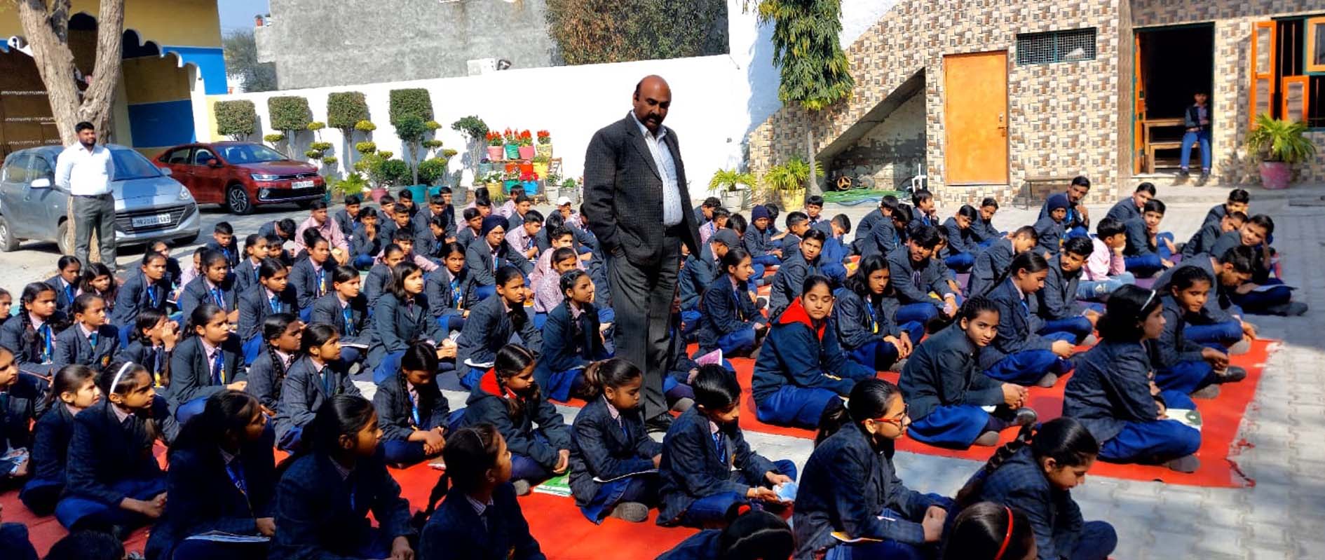 सेमिनार के दौरान बच्चों को संबोधित करते नोडल अधिकारी अनिल मलिक। सेमिनार के दौरान बच्चों को संबोधित करते नोडल अधिकारी अनिल मलिक।