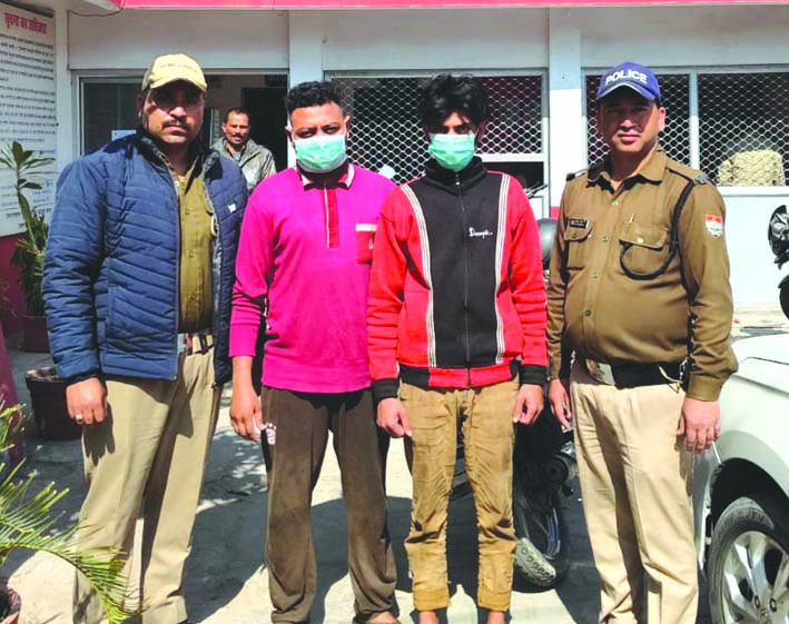 पुलिस गिरफ्त में आरोपित