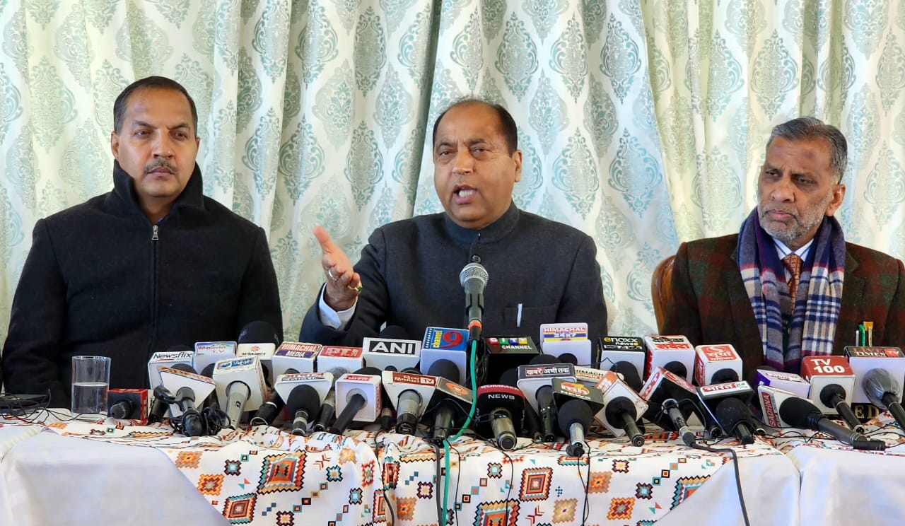 नेता प्रतिपक्ष जयराम ठाकुर पत्रकार वार्ता में नेता प्रतिपक्ष जयराम ठाकुर पत्रकार वार्ता में
