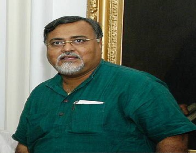 पूर्व मंत्री पार्थ चटर्जी पूर्व मंत्री पार्थ चटर्जी