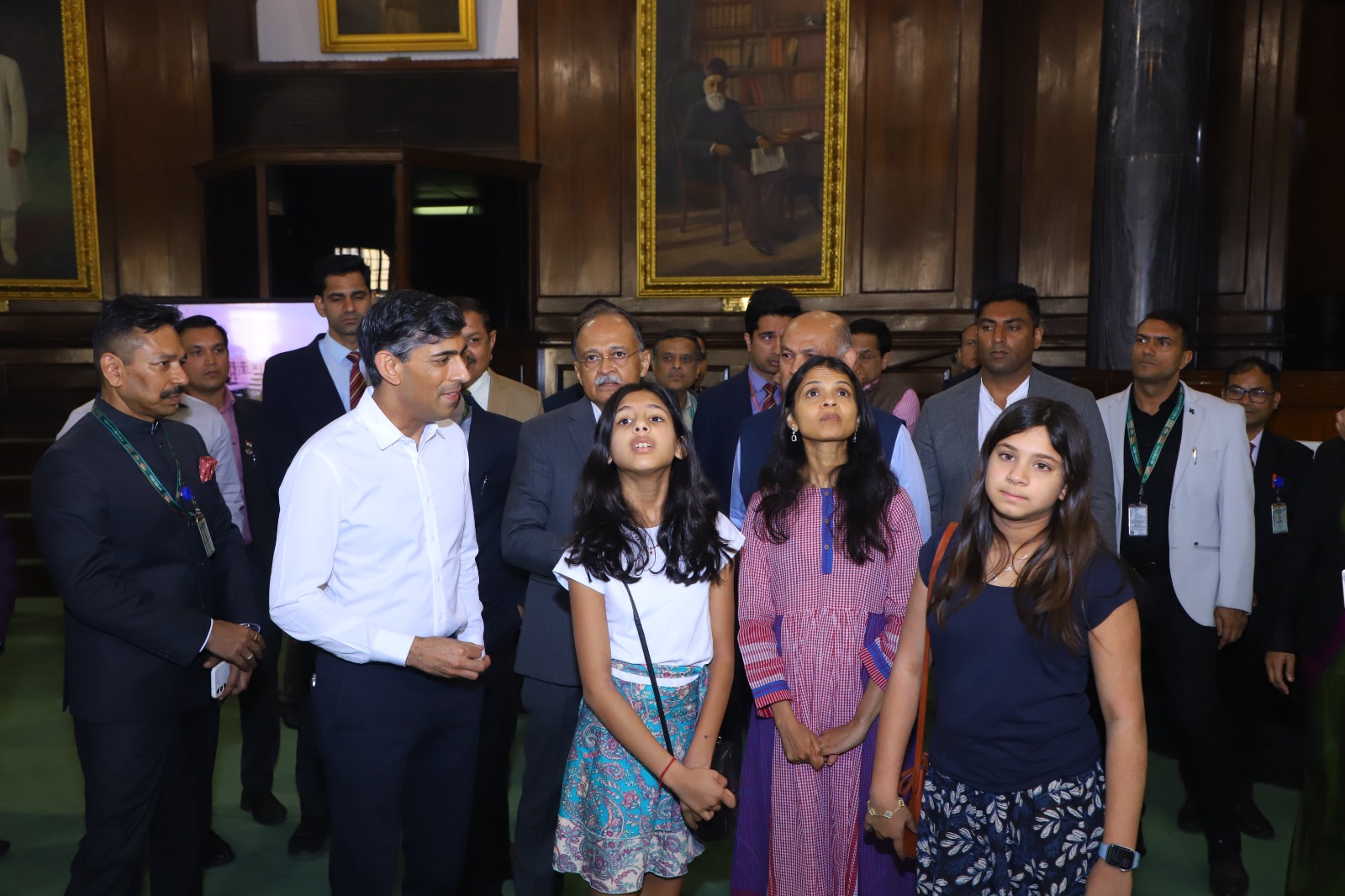 संसद भवन परिसर में पूर्व ब्रिटिश प्रधानमंत्री ऋषि सुनक और उनका परिवार संसद भवन परिसर में पूर्व ब्रिटिश प्रधानमंत्री ऋषि सुनक और उनका परिवार