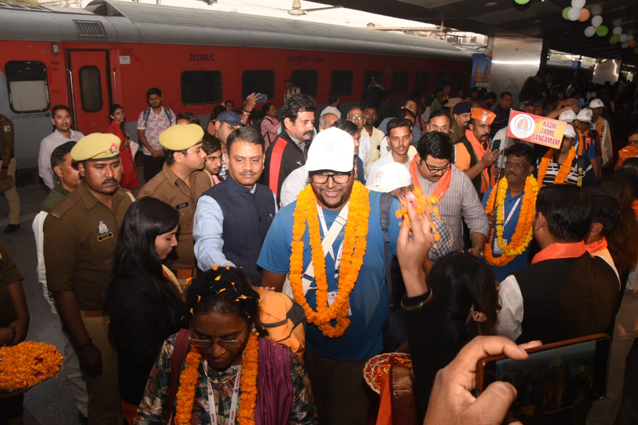 —तमिलनाडु से आए पेशेवर और उद्यमी समूह का स्वागत —तमिलनाडु से आए पेशेवर और उद्यमी समूह का स्वागत