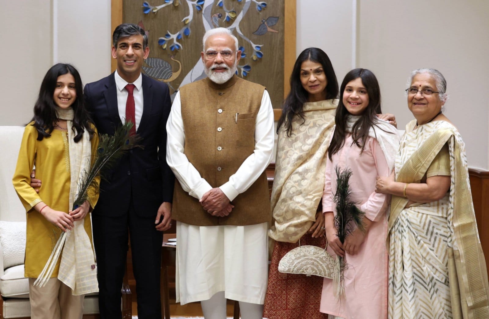 प्रधानमंत्री मोदी और पूर्व ब्रिटिश पीएम ऋषि सुनक की मुलाकात प्रधानमंत्री मोदी और पूर्व ब्रिटिश पीएम ऋषि सुनक की मुलाकात