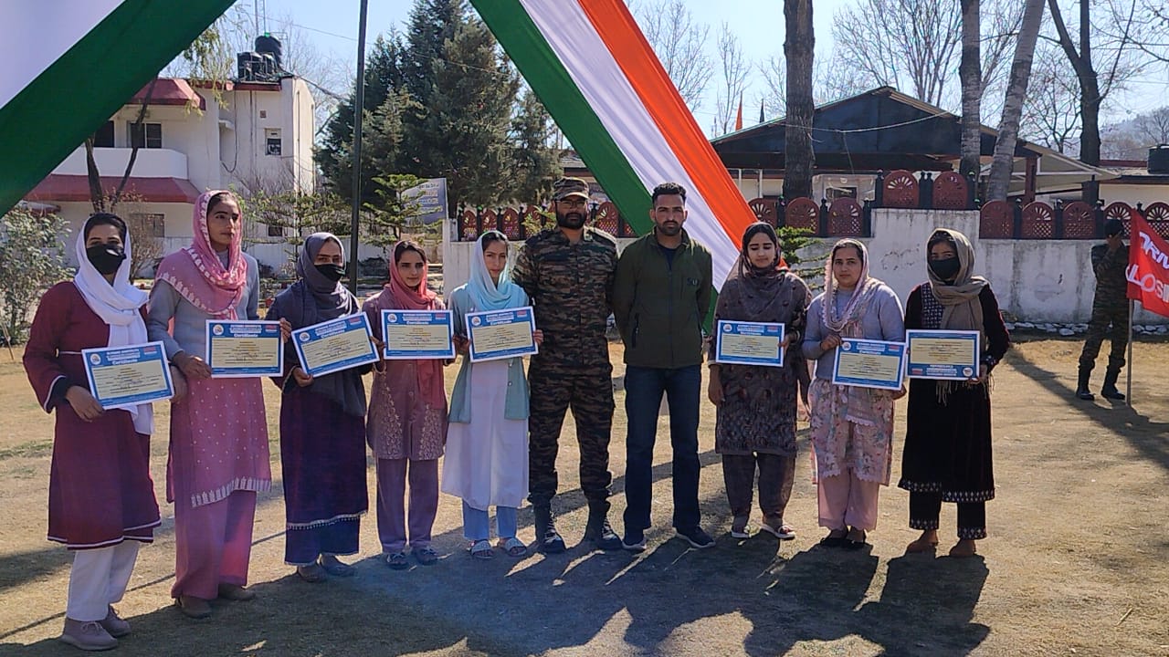 महिलाओं के लिए बुनियादी कंप्यूटर प्रशिक्षण का आयोजन किया महिलाओं के लिए बुनियादी कंप्यूटर प्रशिक्षण का आयोजन किया