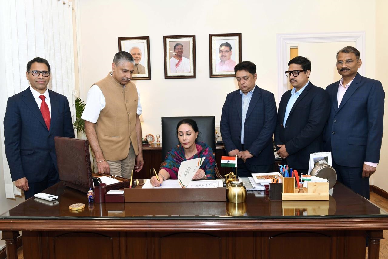 वर्ष 2025-26 के बजट को अंतिम रूप देती दियाकुमारी। वर्ष 2025-26 के बजट को अंतिम रूप देती दियाकुमारी।