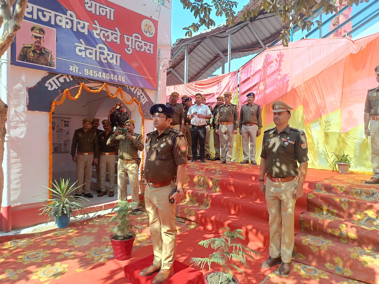 एसपी जीआरपी ने किया थाना देवरिया का वार्षिक निरीक्षण* एसपी जीआरपी ने किया थाना देवरिया का वार्षिक निरीक्षण*