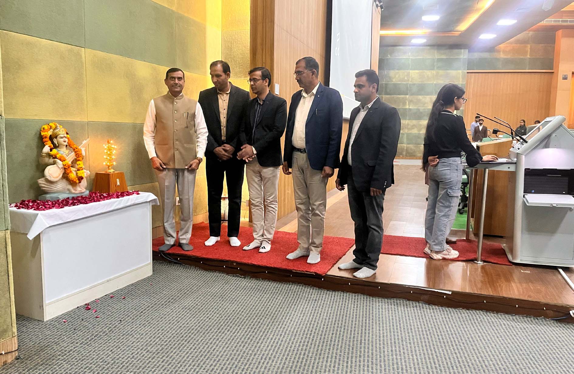 कार्यशाला का शुभारंभ करते प्रोक्टर प्रो. संदीप राणा, सज्जन कुमार व राहुल शर्मा। कार्यशाला का शुभारंभ करते प्रोक्टर प्रो. संदीप राणा, सज्जन कुमार व राहुल शर्मा।