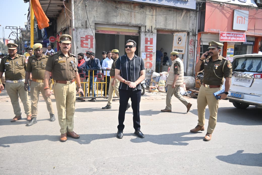 महाकुंभ के पलट प्रवाह का निरीक्षण करते सीपी महाकुंभ के पलट प्रवाह का निरीक्षण करते सीपी