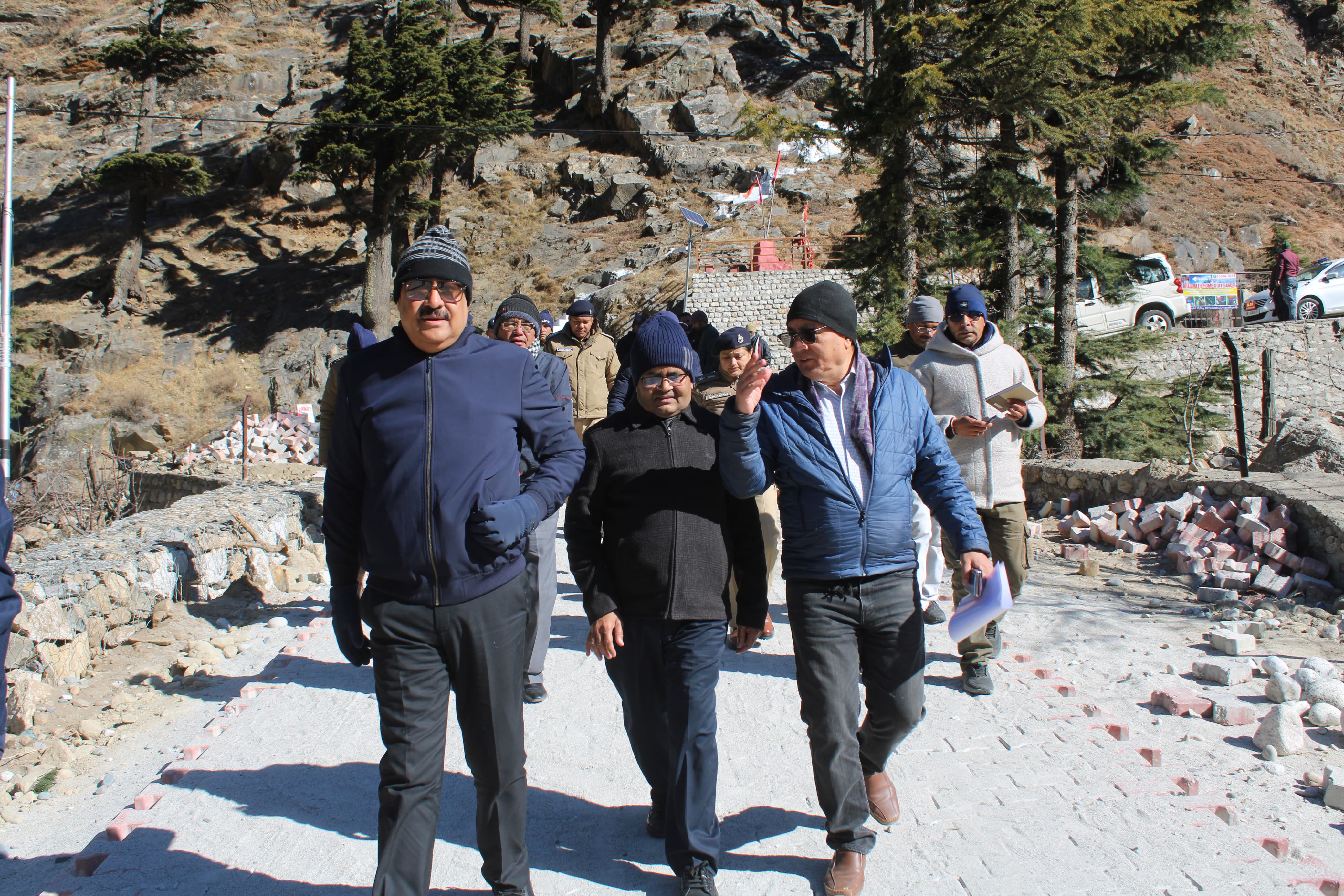 मंडलायुक्त विनय शंकर पांडेय सहित अन्य उच्चाधिकारियों ने तैयारियों का स्थलीय निरीक्षण किया।। मंडलायुक्त विनय शंकर पांडेय सहित अन्य उच्चाधिकारियों ने तैयारियों का स्थलीय निरीक्षण किया।।