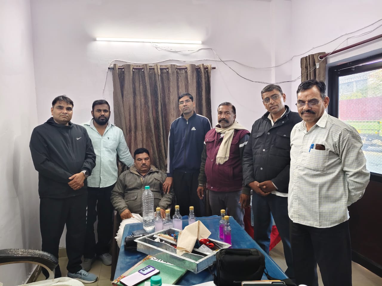 नगर निगम ग्रेटर गैराज शाखा मालवीय नगर जयपुर का समयपालक 5 हजार रूपये की रिश्वत लेते गिरफ्तार नगर निगम ग्रेटर गैराज शाखा मालवीय नगर जयपुर का समयपालक 5 हजार रूपये की रिश्वत लेते गिरफ्तार