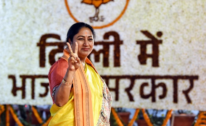 रेखा गुप्ता ने मुख्यमंत्री पद की शपथ ग्रहण की। रेखा गुप्ता ने मुख्यमंत्री पद की शपथ ग्रहण की।