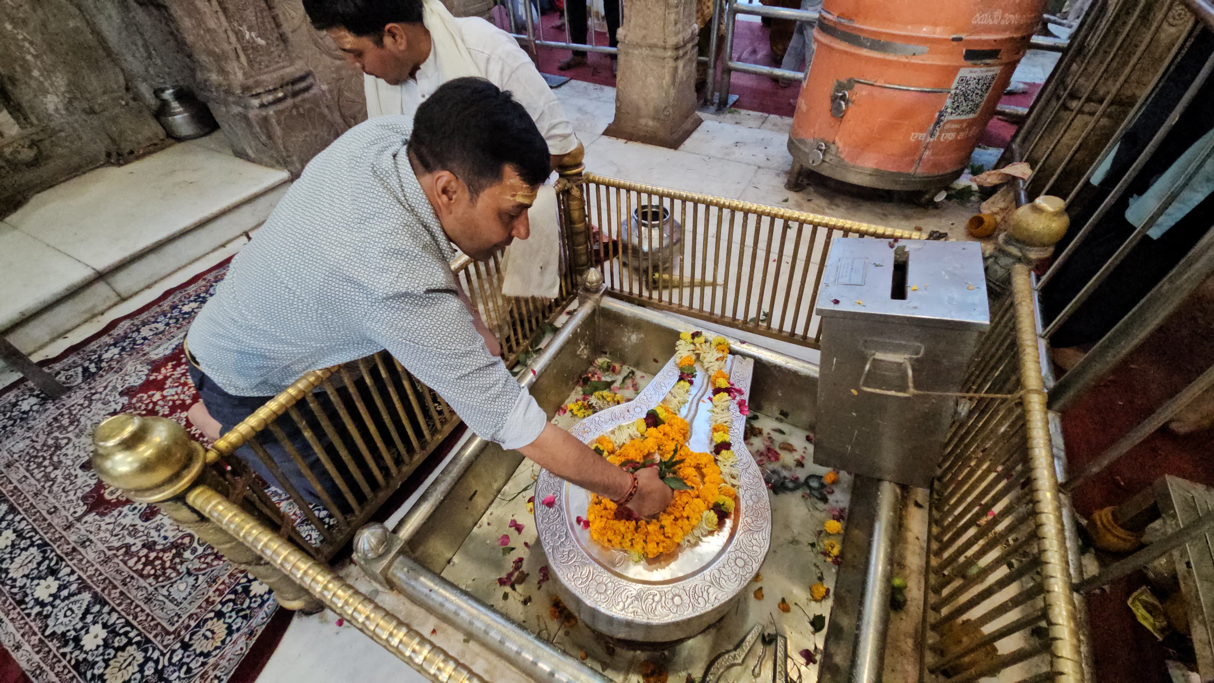 श्री काशी विश्वनाथ धाम में महादेव विग्रहों का रुद्राभिषेक श्री काशी विश्वनाथ धाम में महादेव विग्रहों का रुद्राभिषेक