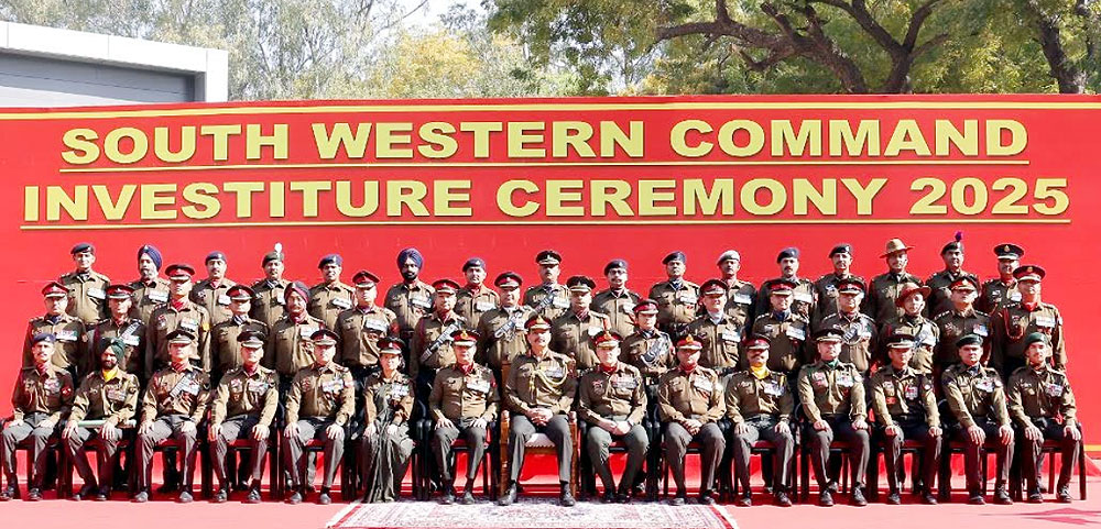 सैन्य स्टेशन में सैन्य परंपराओं के साथ दक्षिण पश्चिमी कमान अलंकरण समारोह आयोजित सैन्य स्टेशन में सैन्य परंपराओं के साथ दक्षिण पश्चिमी कमान अलंकरण समारोह आयोजित