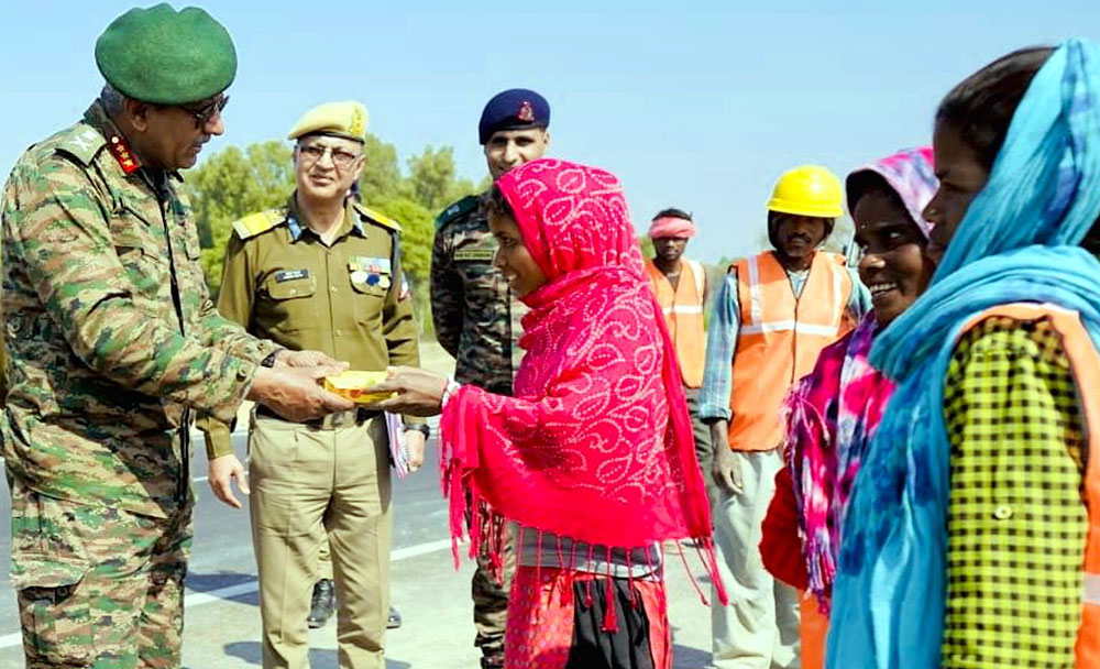 पंजाब, राजस्थान और गुजरात में सड़क अधोसंरचना के निर्माण और रखरखाव में अहम भूमिका निभा रही चेतक पंजाब, राजस्थान और गुजरात में सड़क अधोसंरचना के निर्माण और रखरखाव में अहम भूमिका निभा रही चेतक