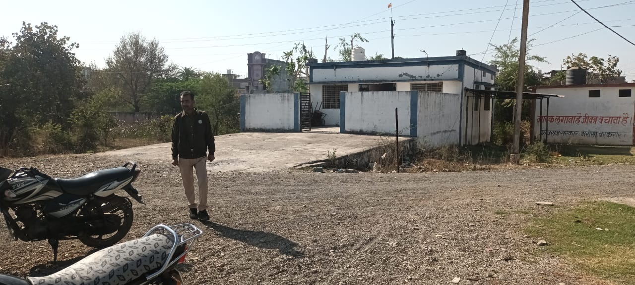 बाइक सवार एक युवक की मौत एक घायल
