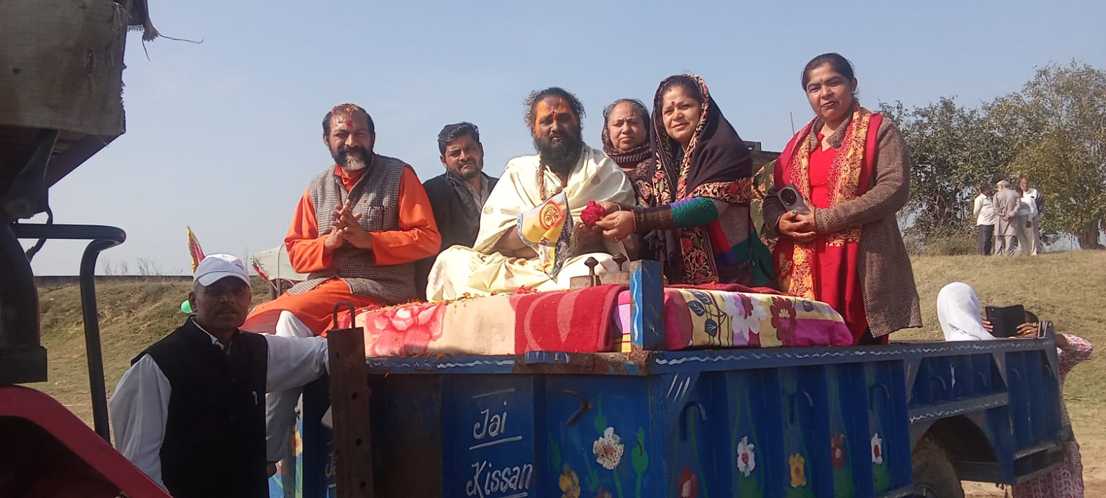 कलश विसर्जन के साथ सात दिवसीय भागवत कथा का समापन कलश विसर्जन के साथ सात दिवसीय भागवत कथा का समापन