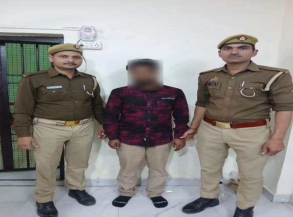 पकड़ा गया आरोपित पकड़ा गया आरोपित