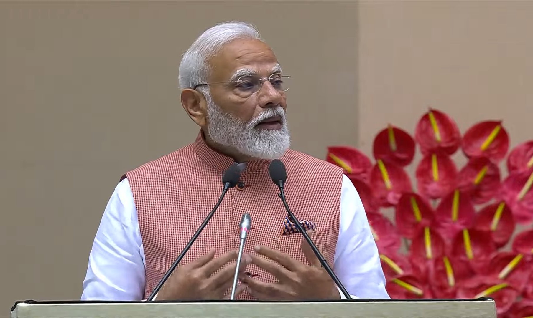 प्रधानमंत्री नरेंद्र मोदी ने 98वें अखिल भारतीय मराठी साहित्य सम्मेलन का किया उद्घाटन प्रधानमंत्री नरेंद्र मोदी ने 98वें अखिल भारतीय मराठी साहित्य सम्मेलन का किया उद्घाटन