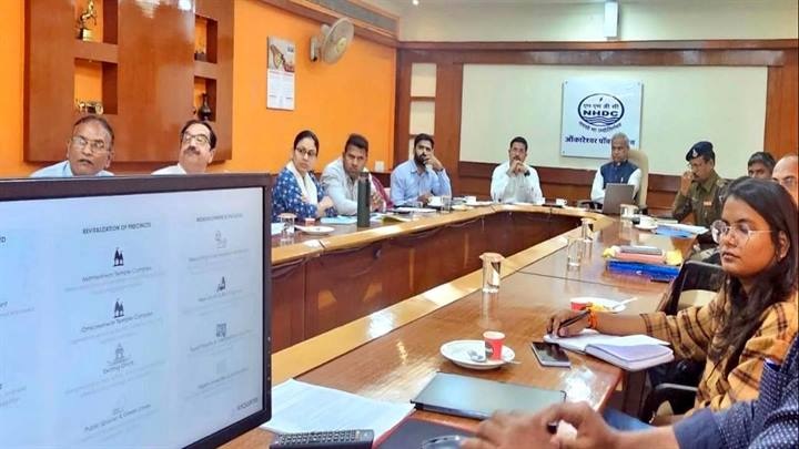 ओंकारेश्वर में सिंहस्थ की तैयारियों के संबंध में ली अधिकारियों की बैठक ओंकारेश्वर में सिंहस्थ की तैयारियों के संबंध में ली अधिकारियों की बैठक