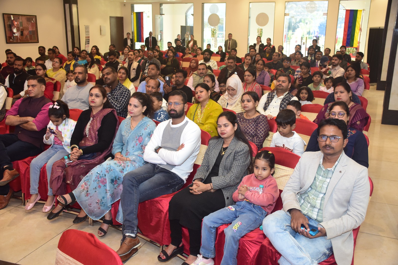 मौजूद अभिभावक गण मौजूद अभिभावक गण