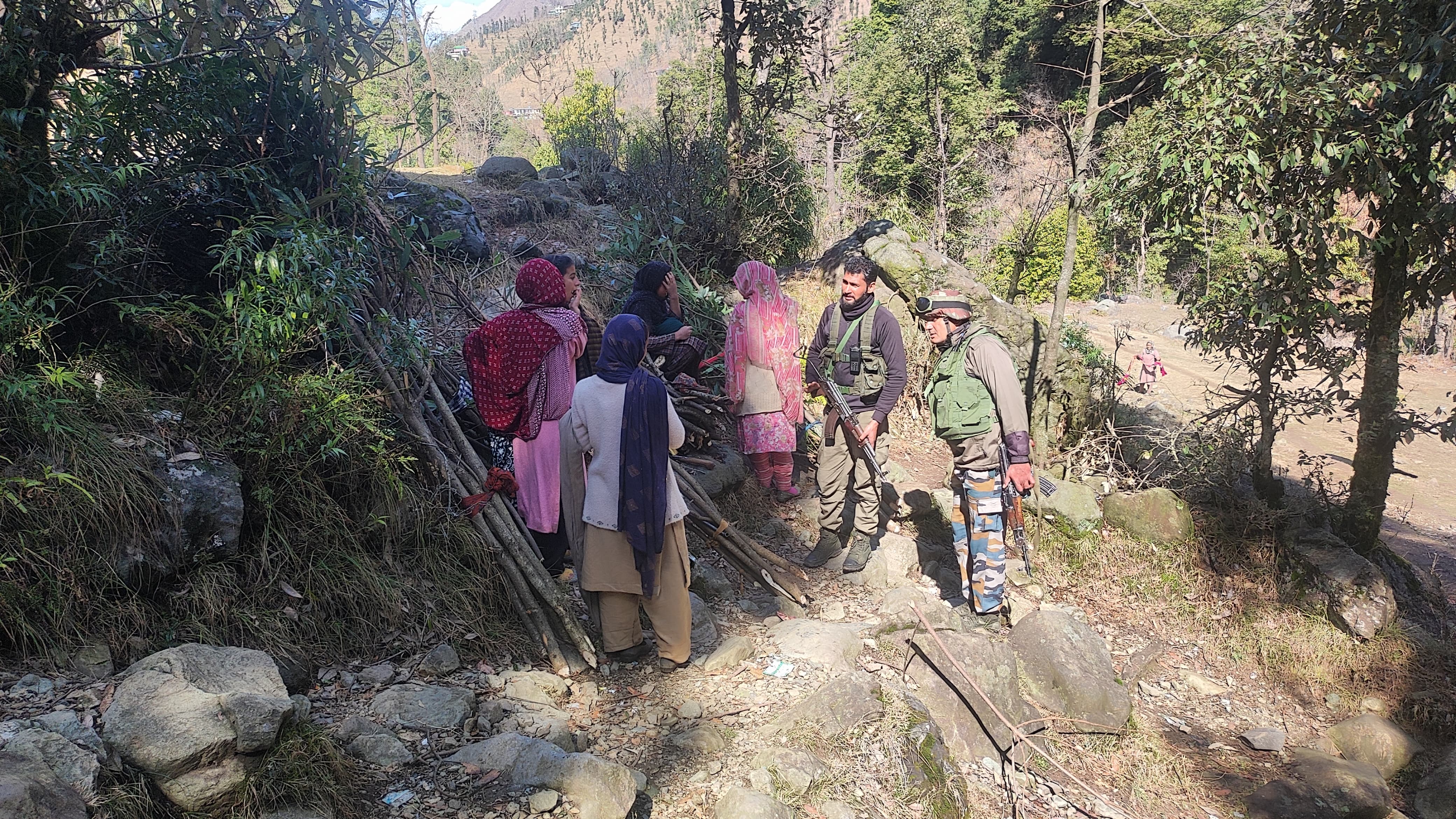 वन अधिकार अधिनियम, डेरा प्रवास प्रक्रियाओं के बारे में शिक्षित किया वन अधिकार अधिनियम, डेरा प्रवास प्रक्रियाओं के बारे में शिक्षित किया