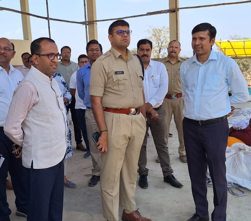 कोरबा : कलेक्टर और एसपी ने किया पाली महोत्सव आयोजन स्थल का निरीक्षण कोरबा : कलेक्टर और एसपी ने किया पाली महोत्सव आयोजन स्थल का निरीक्षण