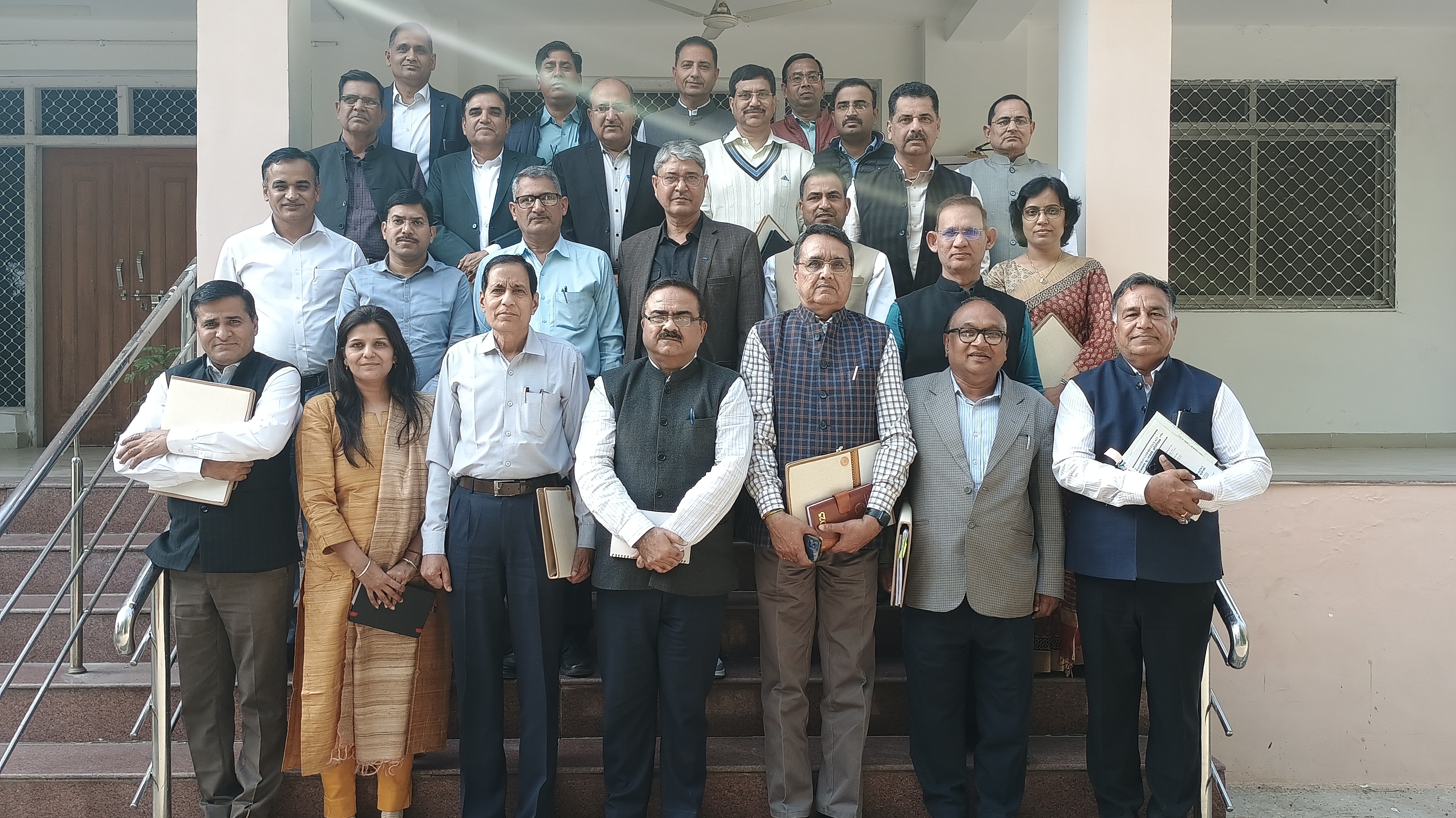 पूर्ण विधिक आधार एवं न्यायिक प्रक्रिया को अपनाते हुए निर्णय पारित करें राजस्व न्यायालय - हेमंत गैरा पूर्ण विधिक आधार एवं न्यायिक प्रक्रिया को अपनाते हुए निर्णय पारित करें राजस्व न्यायालय - हेमंत गैरा