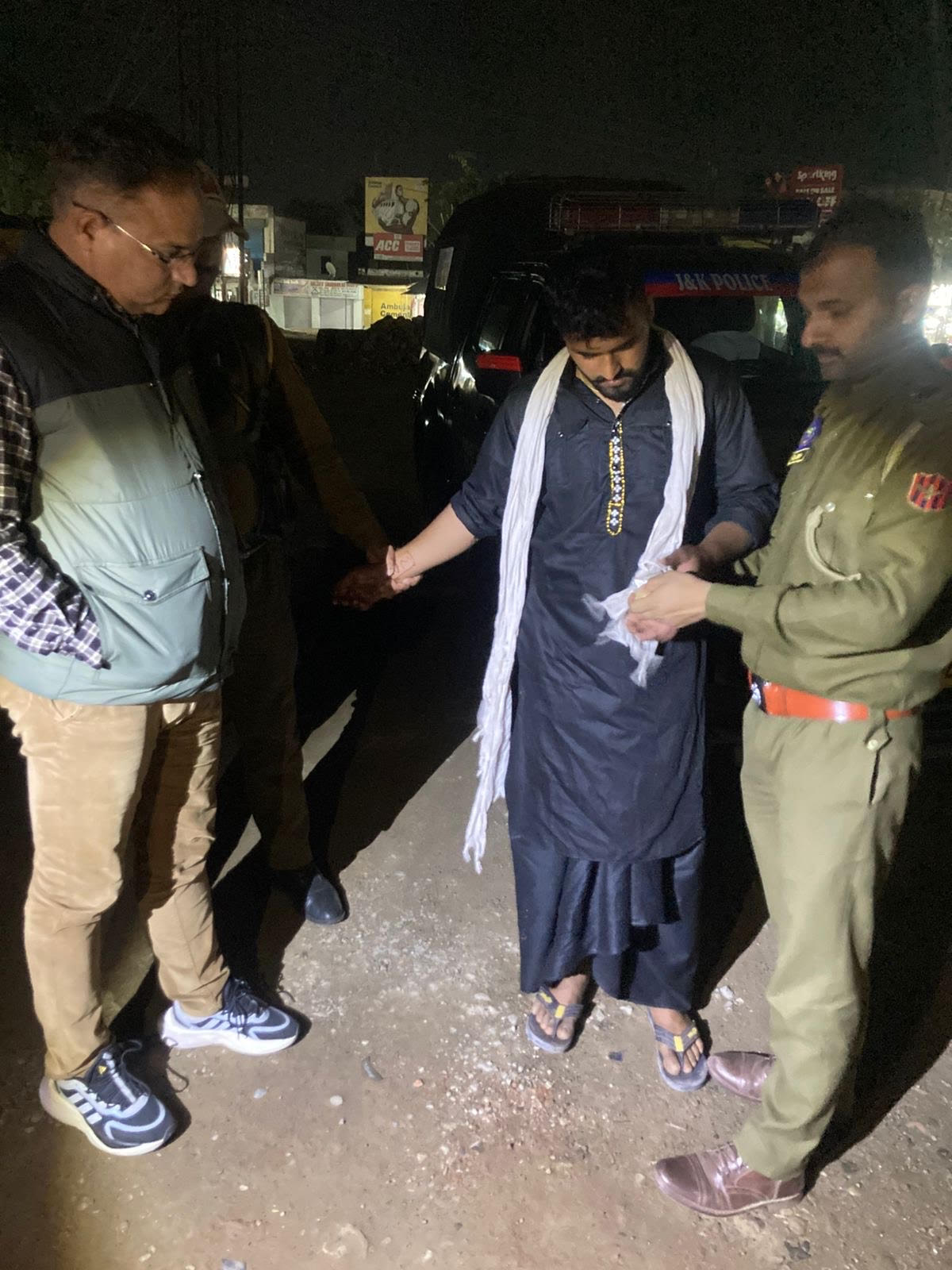 Drug smuggler arrested with 11.01 grams of heroin Drug smuggler arrested with 11.01 grams of heroin
