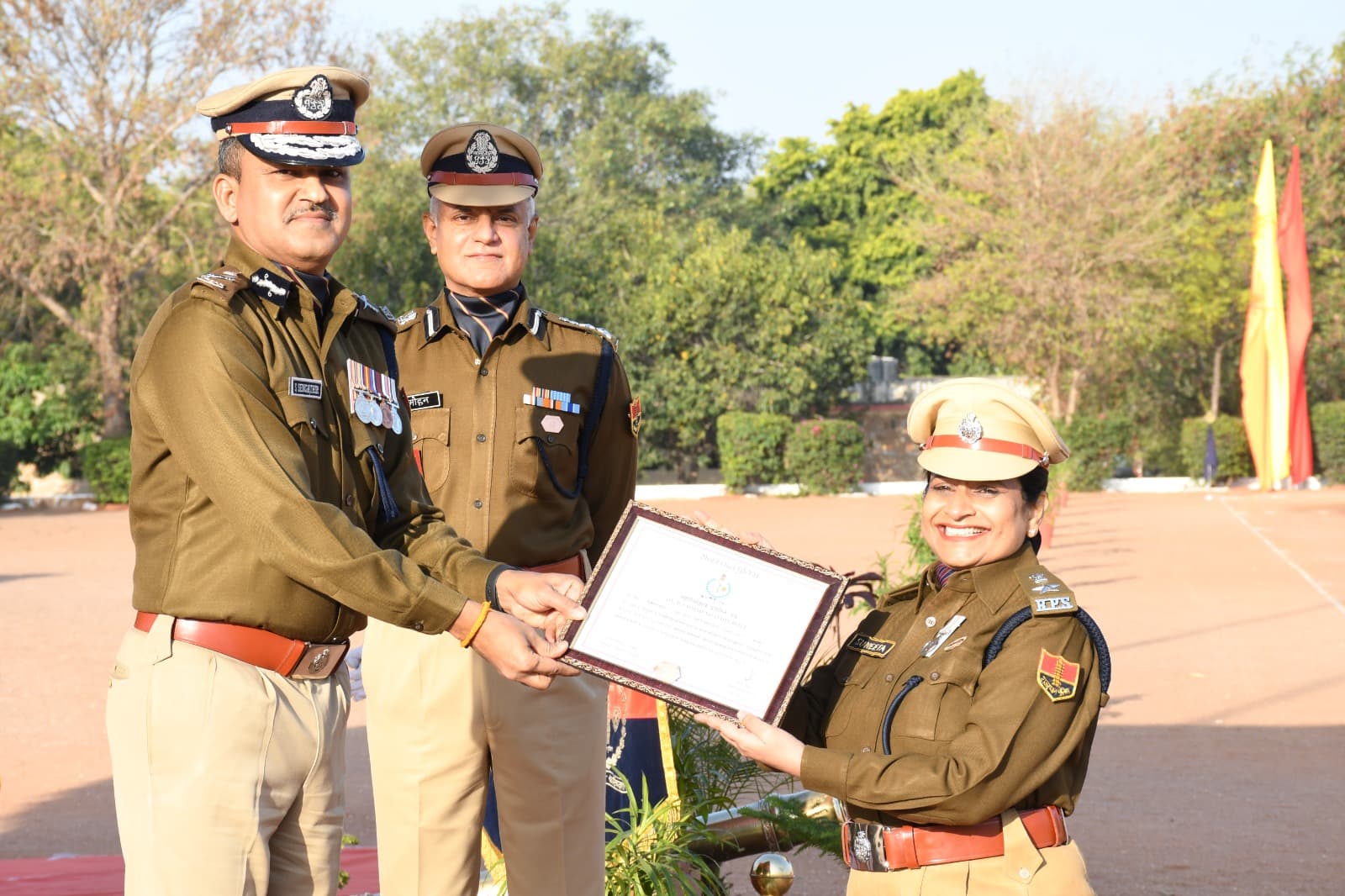 राजस्थान पुलिस अकादमी का पदक वितरण समारोह: 39 पुलिस अधिकारियों एवं कार्मिकों को मिला डीजीपी डिस्क राजस्थान पुलिस अकादमी का पदक वितरण समारोह: 39 पुलिस अधिकारियों एवं कार्मिकों को मिला डीजीपी डिस्क