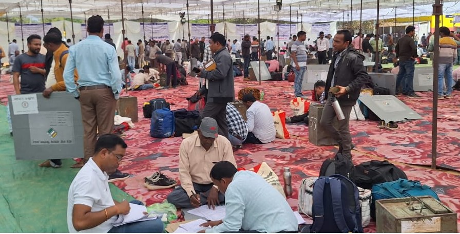 कटघोरा में 83082 और पाली में 1 लाख 50 हजार 840 मतदाता करेंगे मतदान कटघोरा में 83082 और पाली में 1 लाख 50 हजार 840 मतदाता करेंगे मतदान