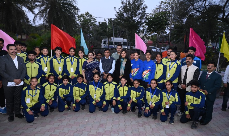 डॉ मनसुख मांडविया ने खेल अवसंरचना के विकास पर की उच्च स्तरीय बैठक डॉ मनसुख मांडविया ने खेल अवसंरचना के विकास पर की उच्च स्तरीय बैठक
