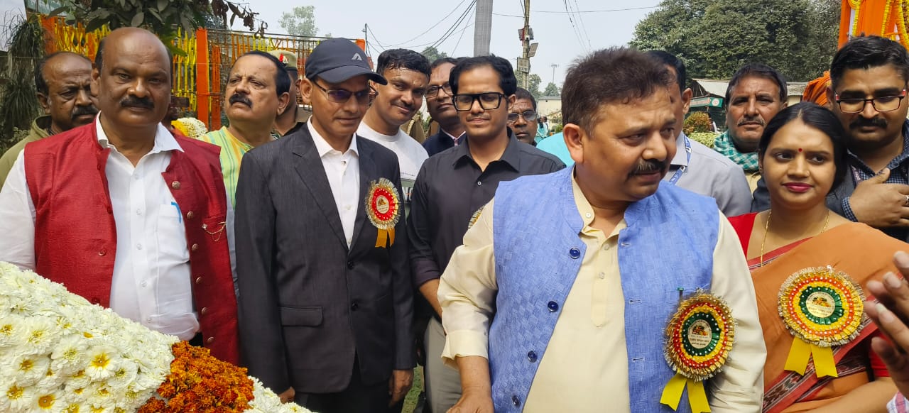 तीन दिवसीय मण्डलीय शाकभाजी प्रदर्शनी के उद्घाटन समारोह में मंत्री तीन दिवसीय मण्डलीय शाकभाजी प्रदर्शनी के उद्घाटन समारोह में मंत्री