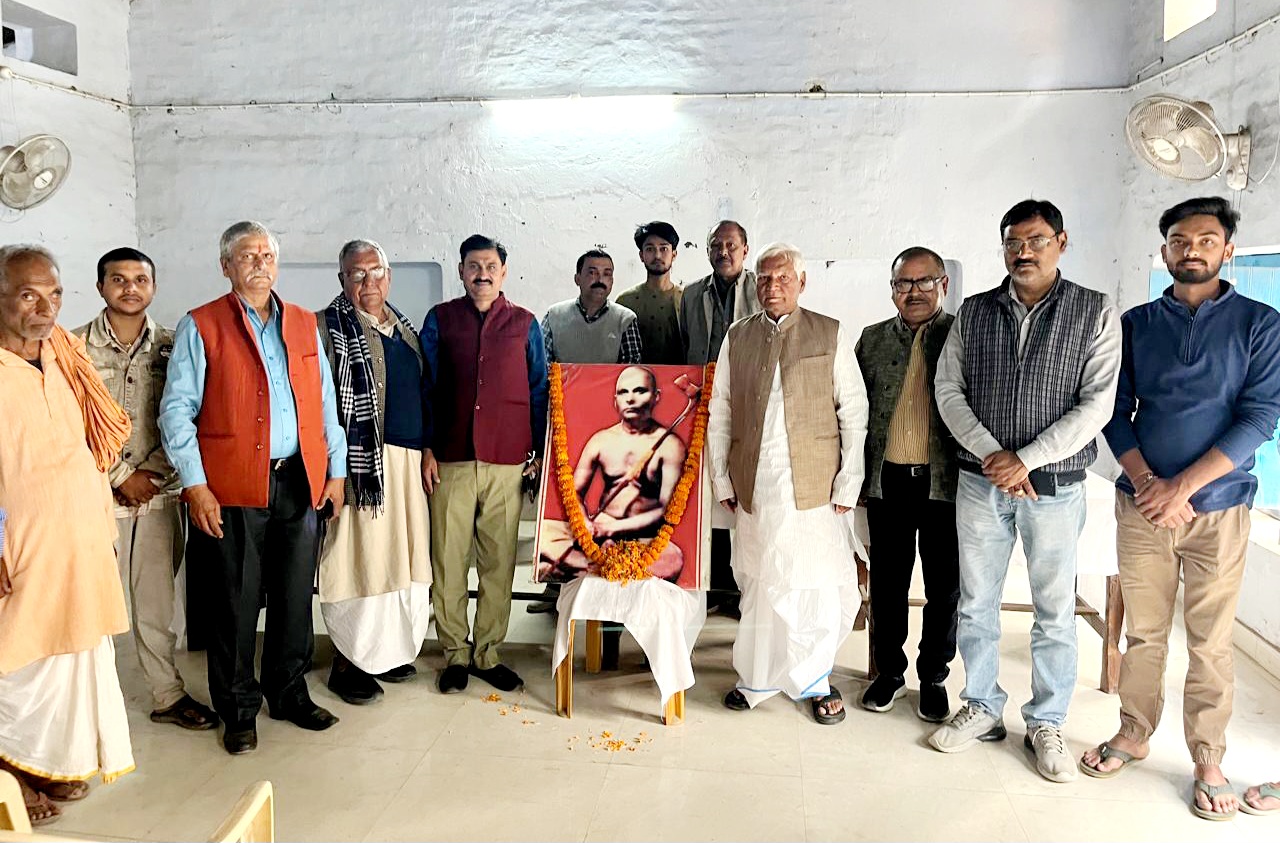 सहजानंद सरस्वती के जयंती पर जुटे लोग सहजानंद सरस्वती के जयंती पर जुटे लोग