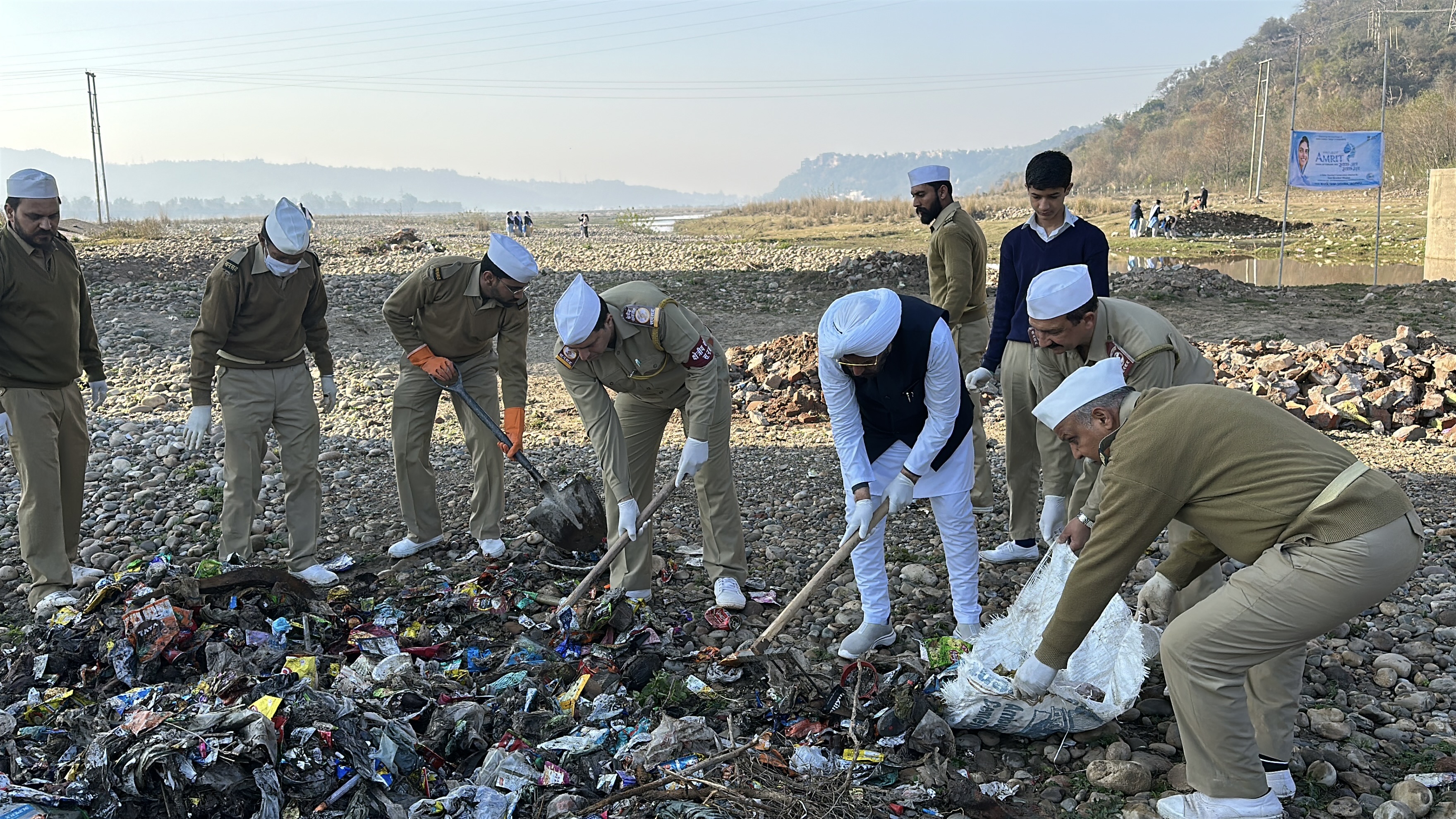 जम्मू और कश्मीर ने अमृत परियोजना में अग्रणी भूमिका निभाई, राष्ट्रव्यापी जल संरक्षण अभियान ने गति पकड़ी जम्मू और कश्मीर ने अमृत परियोजना में अग्रणी भूमिका निभाई, राष्ट्रव्यापी जल संरक्षण अभियान ने गति पकड़ी